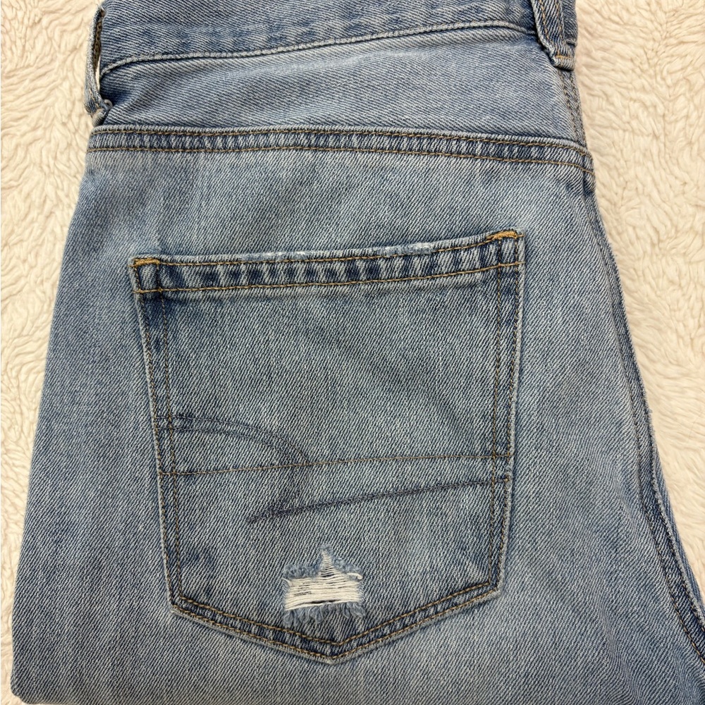 American Eagle Light Blue Women's Distressed Denim Jeans